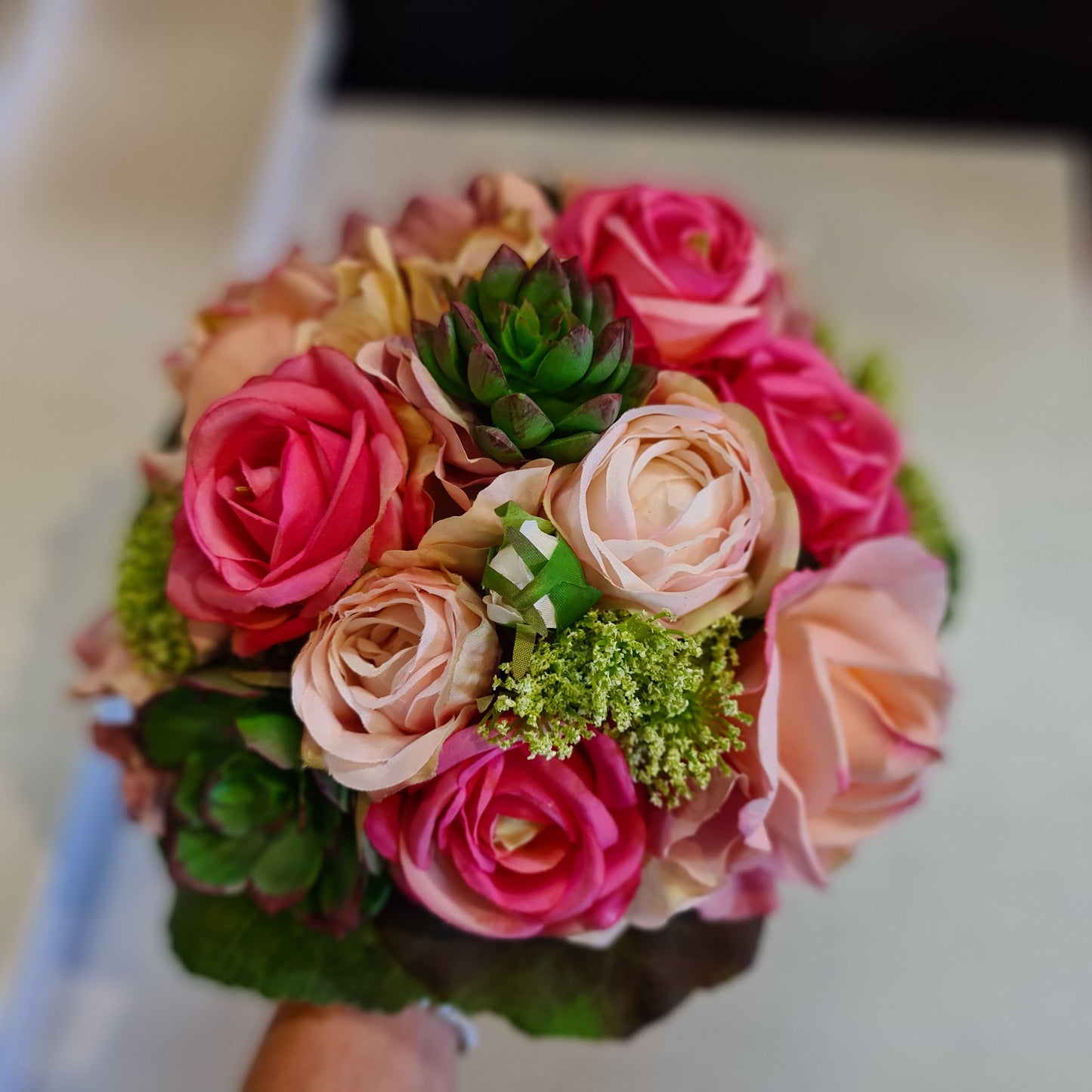 Brautstrauß mit Rosen & Succulenten