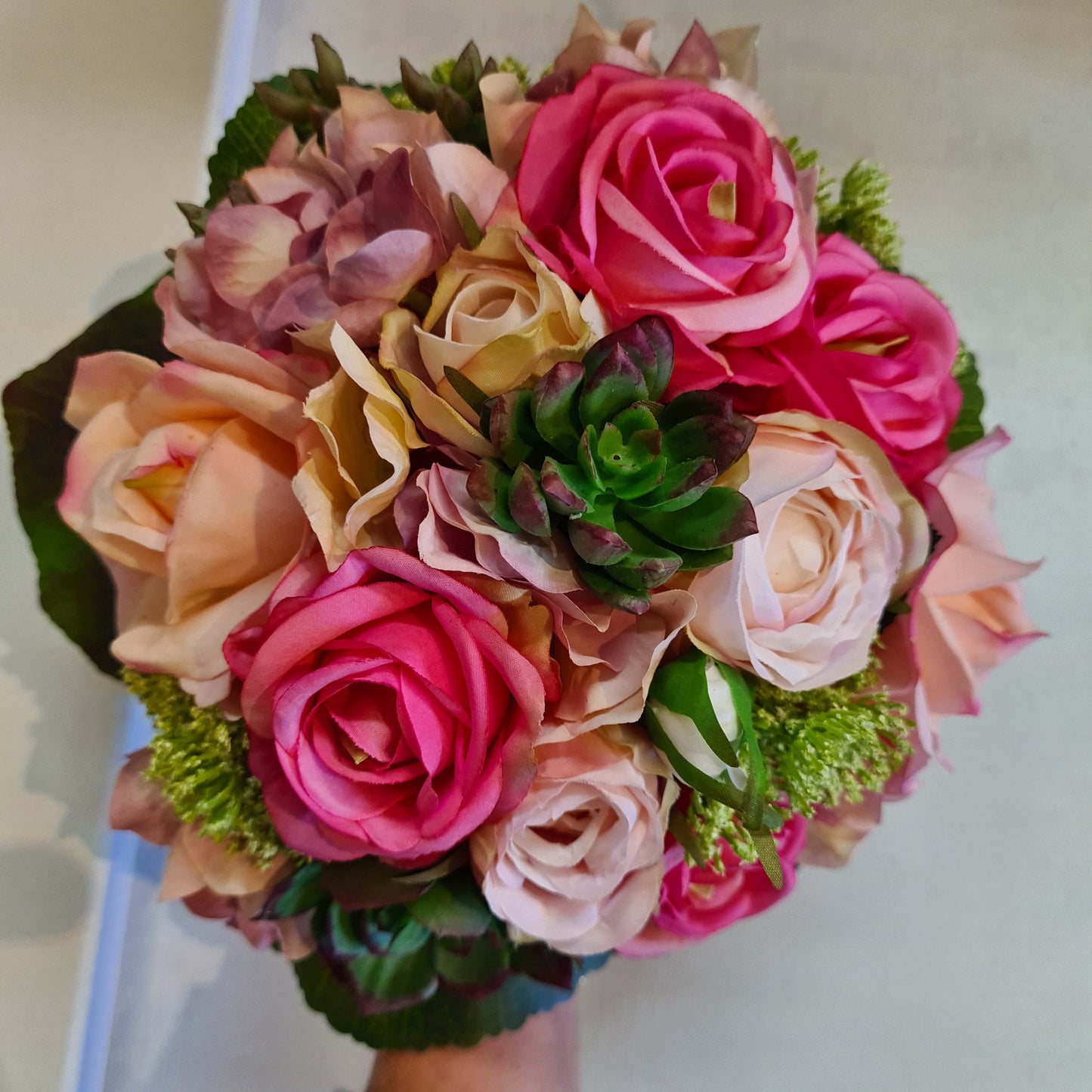 Brautstrauß mit Rosen & Succulenten