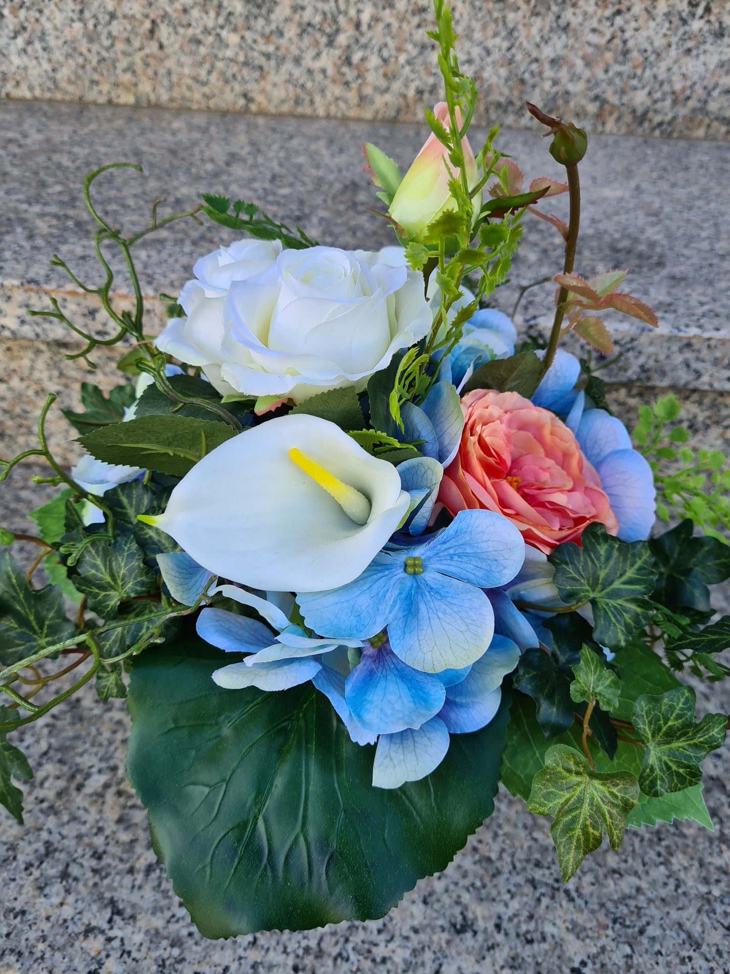 Blumenstrauß mit Calla, Rosen & Hortensien kurz