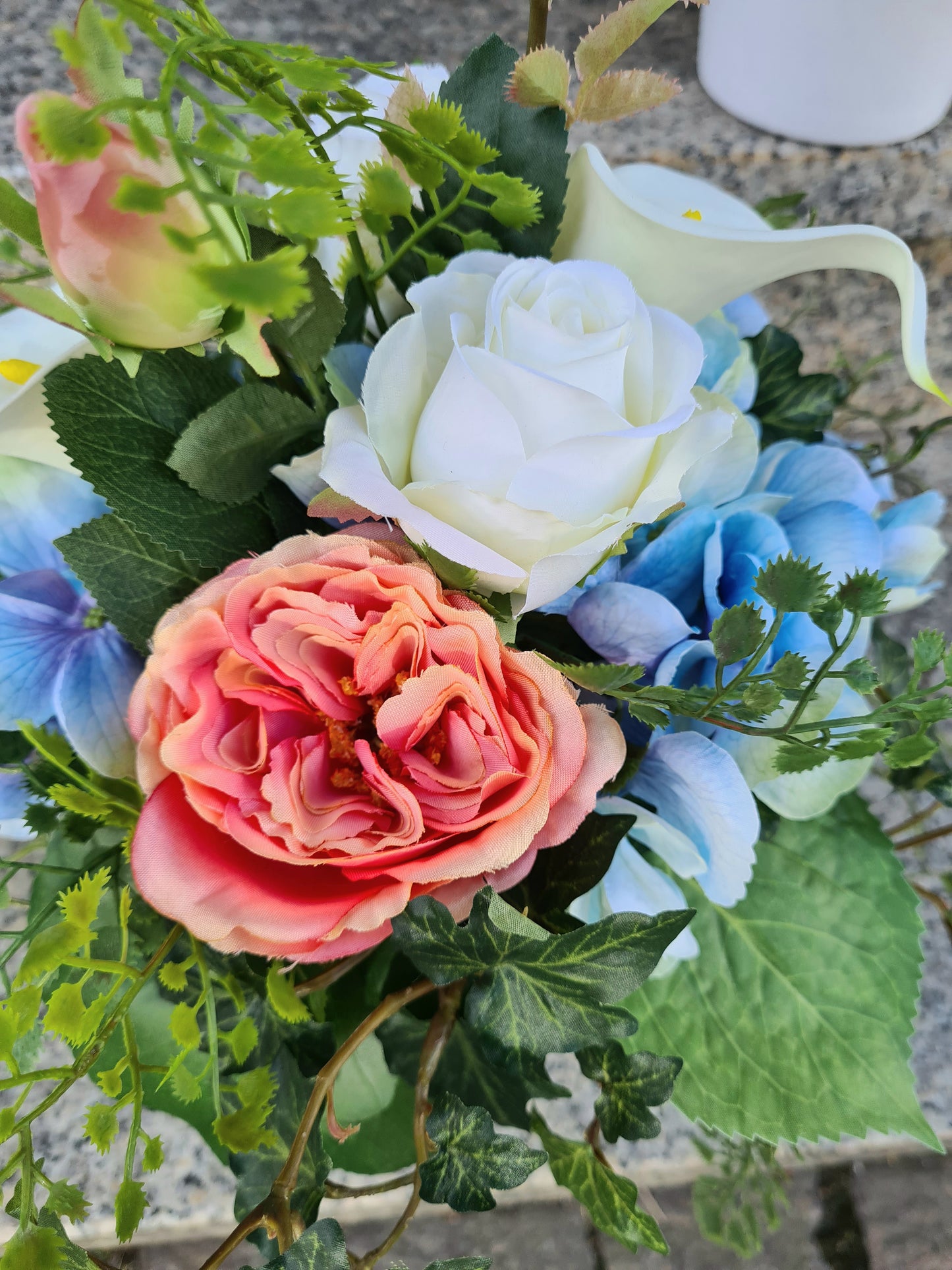 Blumenstrauß mit Calla, Rosen & Hortensien kurz