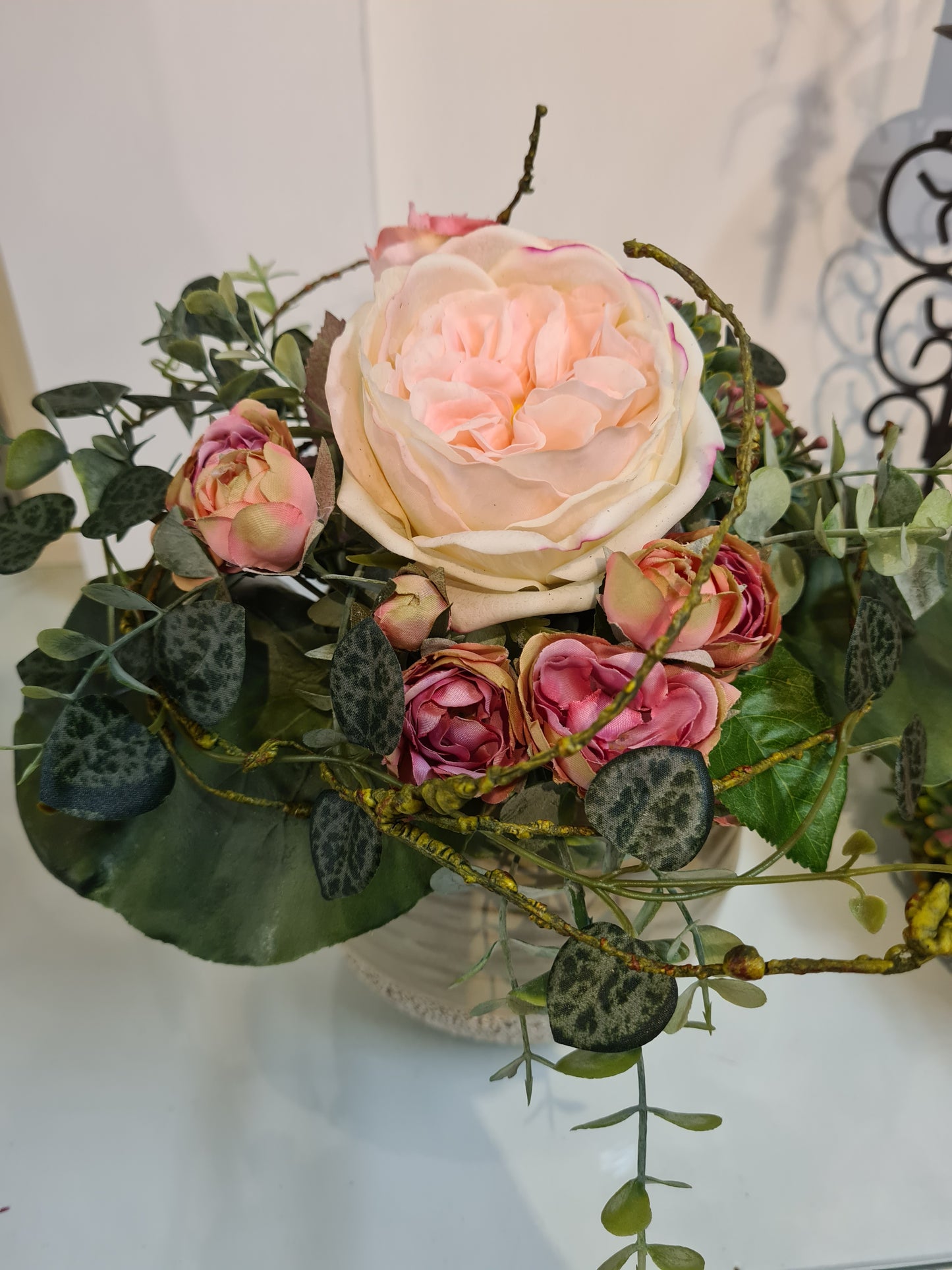 Blumenstrauß mit Rosen in rosa